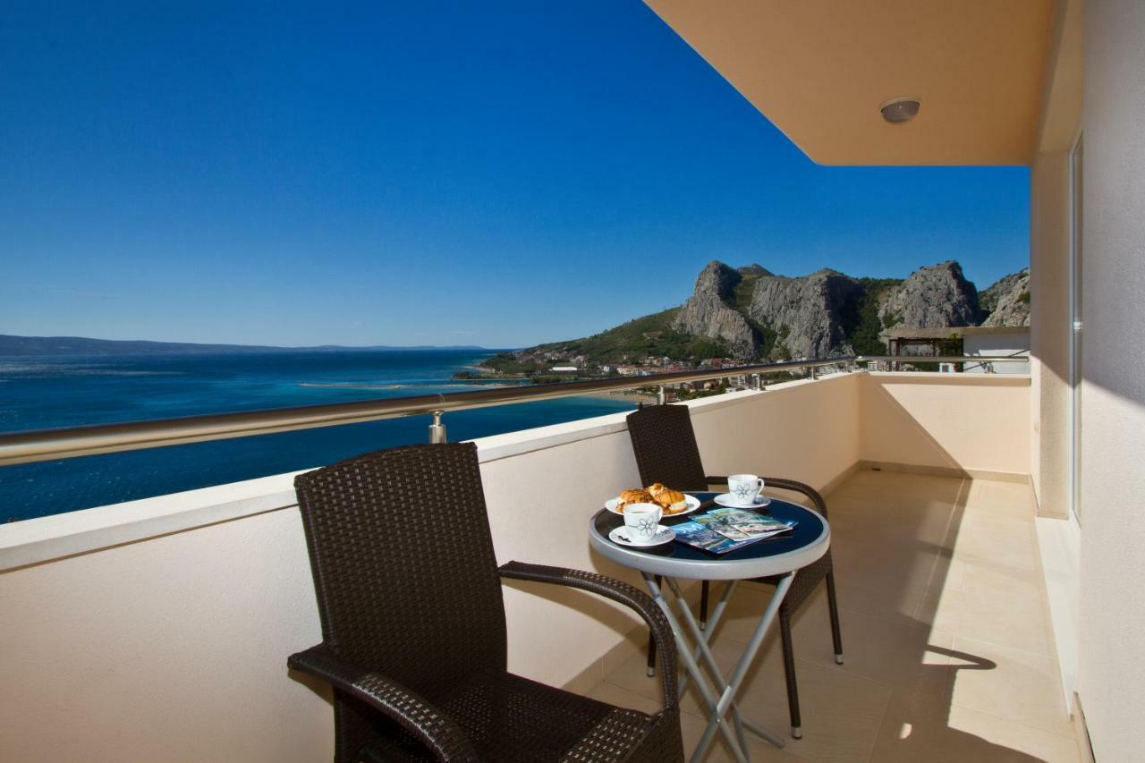 Villa Omis Michy - Family House For Big And Small Groups 外观 照片