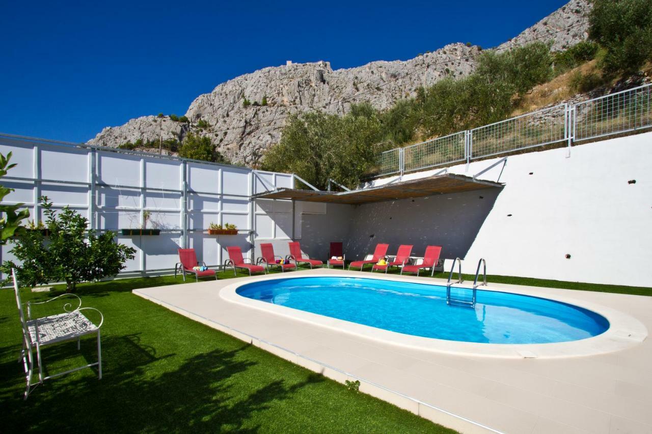 Villa Omis Michy - Family House For Big And Small Groups 外观 照片