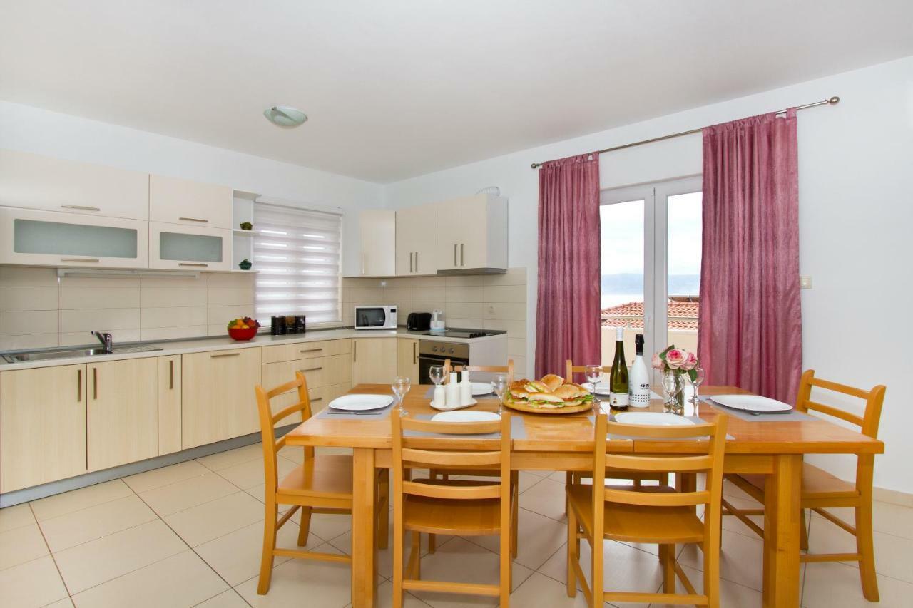 Villa Omis Michy - Family House For Big And Small Groups 外观 照片