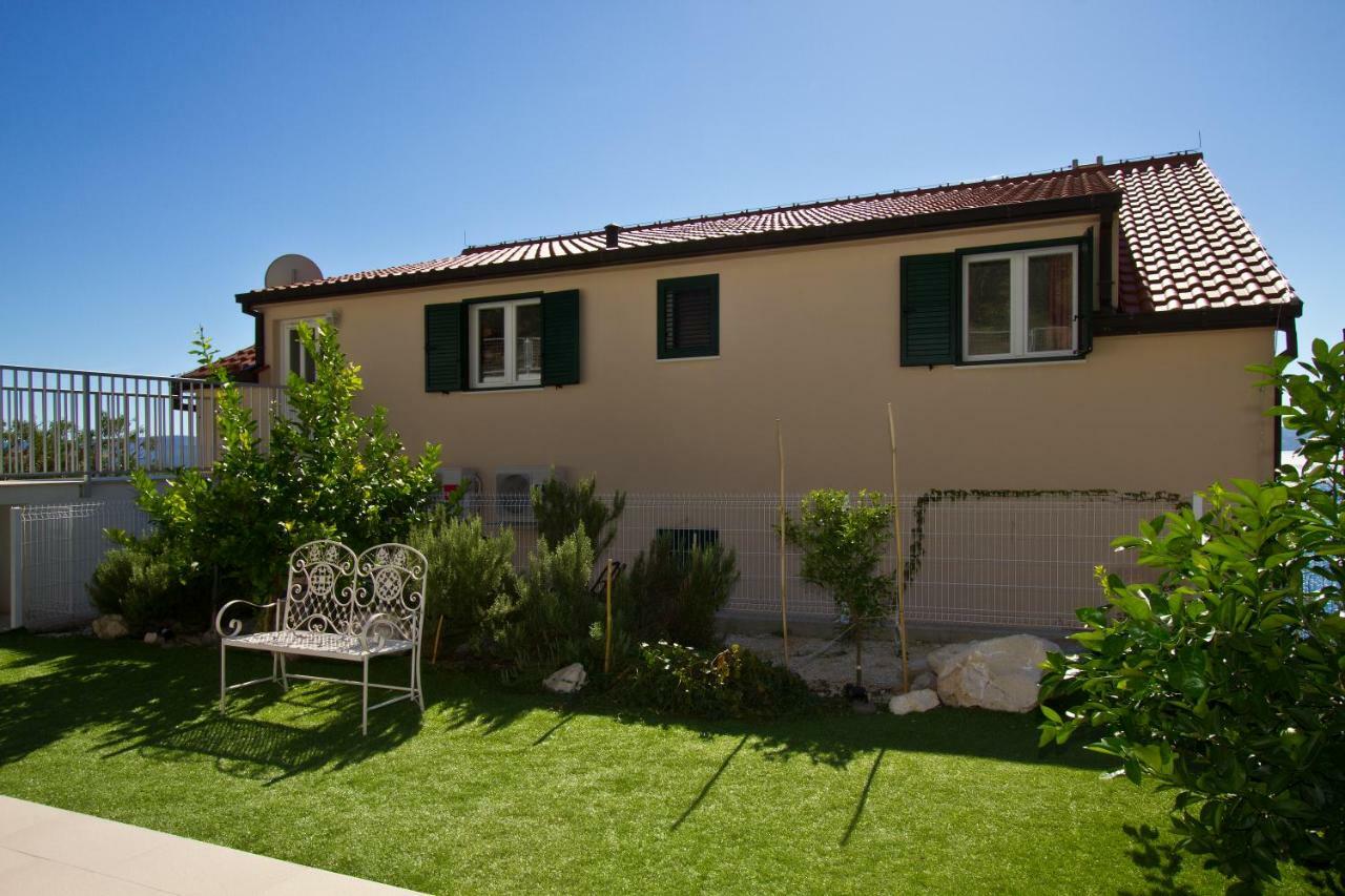 Villa Omis Michy - Family House For Big And Small Groups 外观 照片