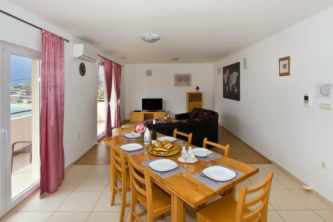 Villa Omis Michy - Family House For Big And Small Groups 外观 照片