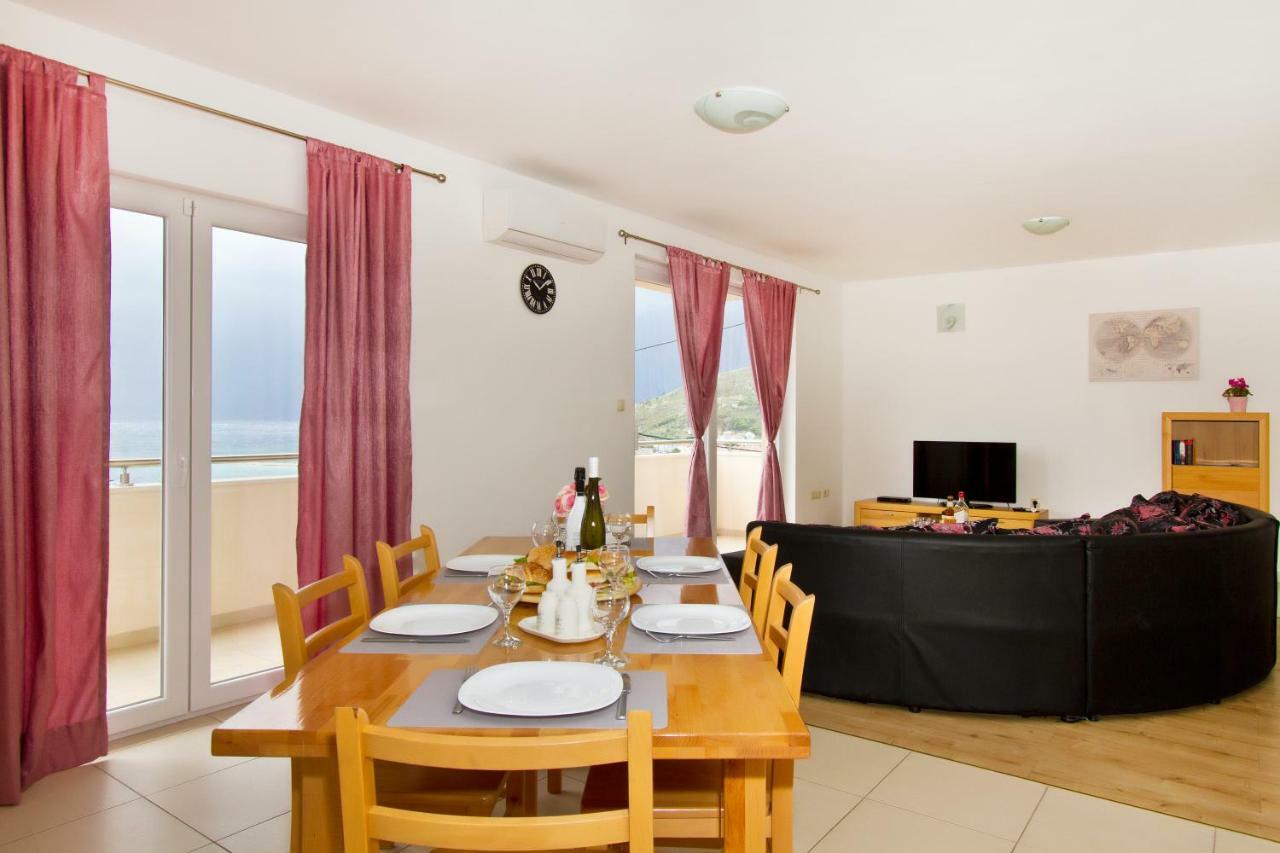 Villa Omis Michy - Family House For Big And Small Groups 外观 照片