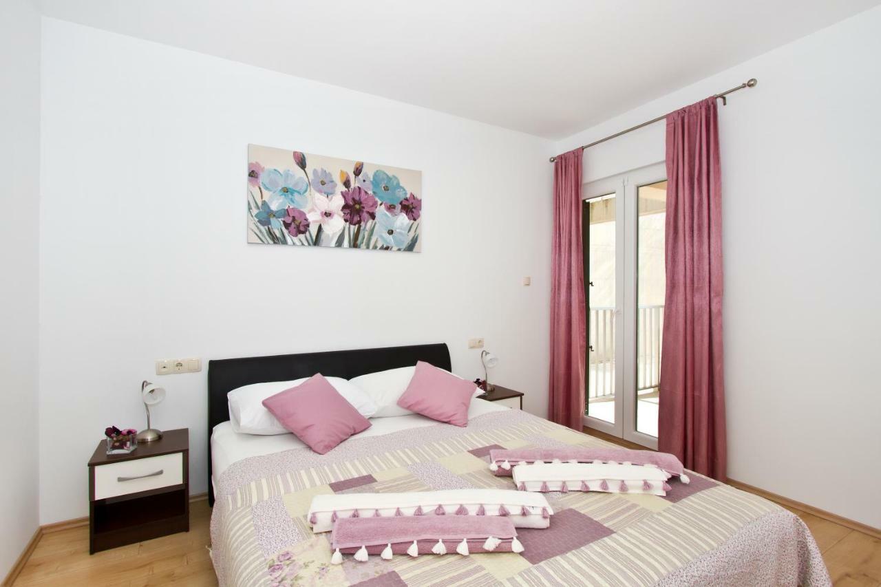 Villa Omis Michy - Family House For Big And Small Groups 外观 照片
