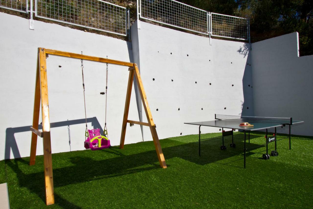 Villa Omis Michy - Family House For Big And Small Groups 外观 照片