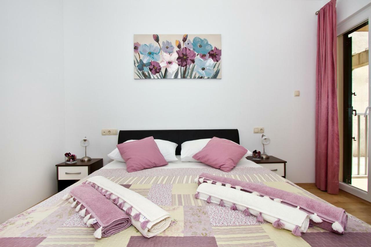 Villa Omis Michy - Family House For Big And Small Groups 外观 照片