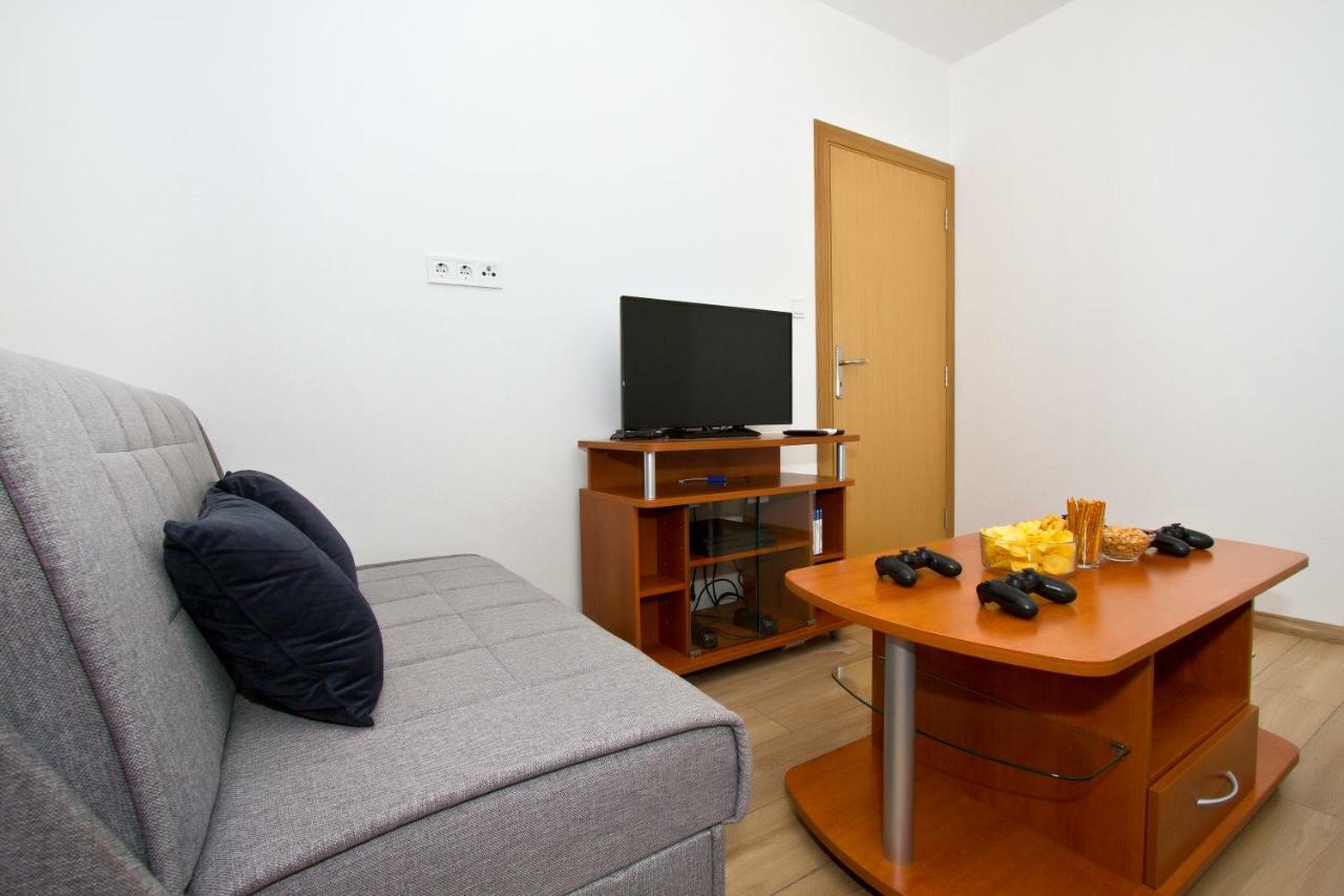 Villa Omis Michy - Family House For Big And Small Groups 外观 照片