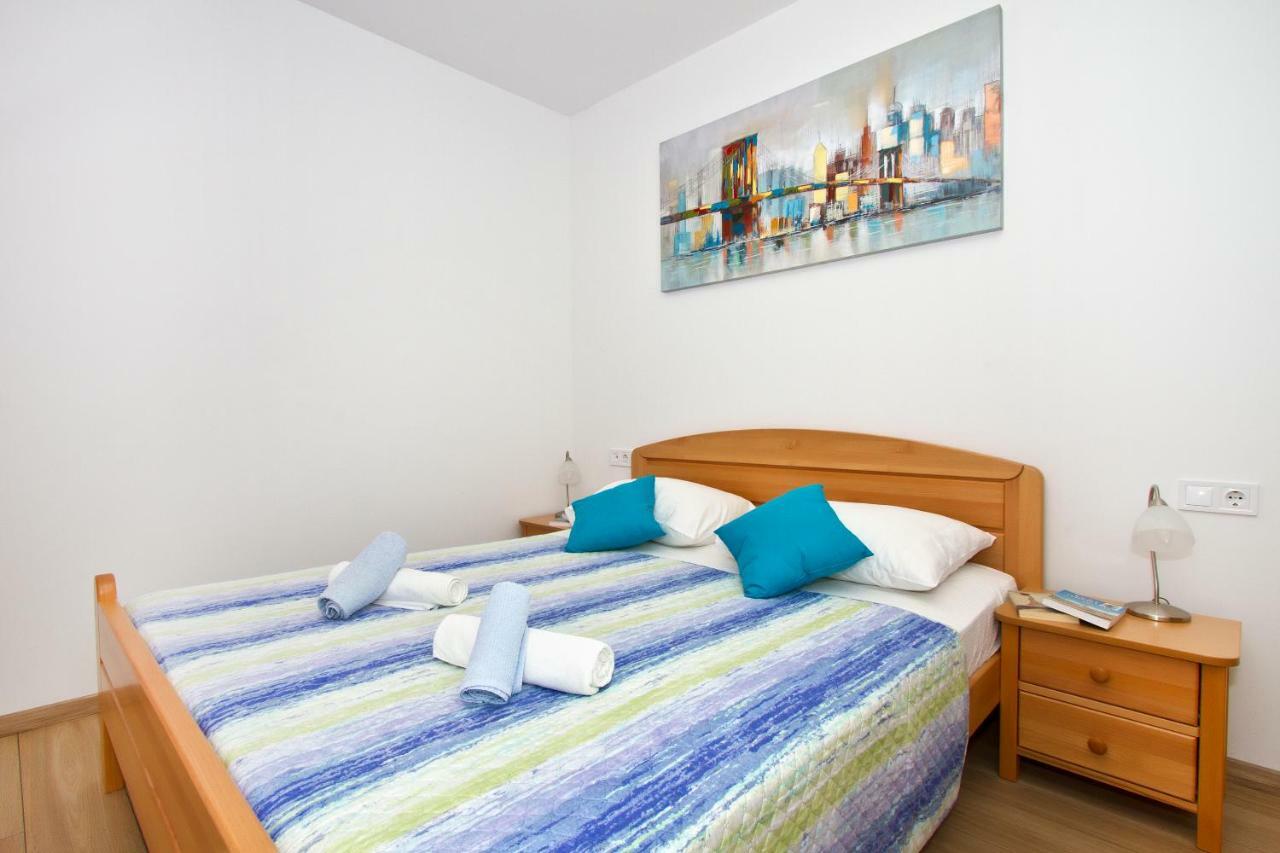 Villa Omis Michy - Family House For Big And Small Groups 外观 照片
